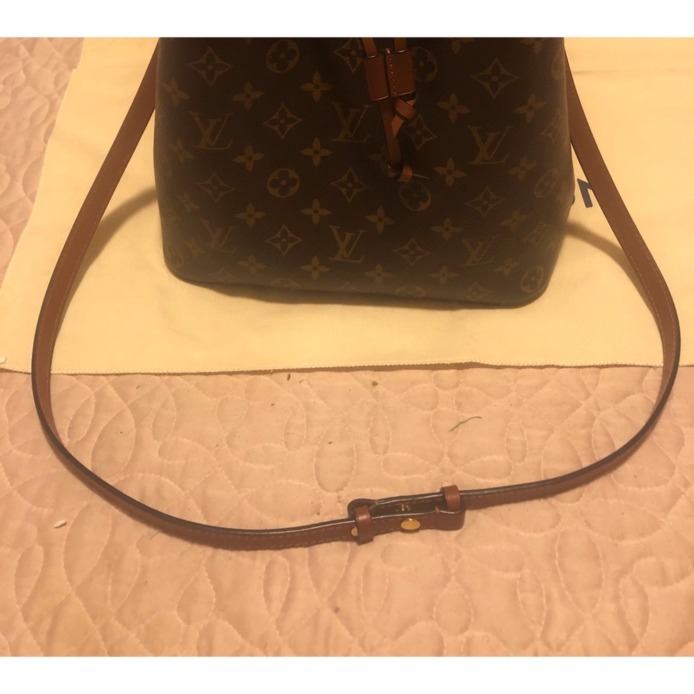 Louis Vuitton NeoNoe monogram canvas like new